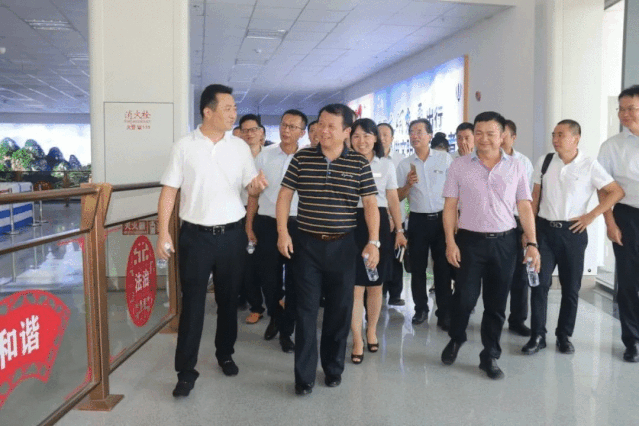 王晓、郭晓庆一行深入吉安CQ9电子_官网、吉安公交调研指导