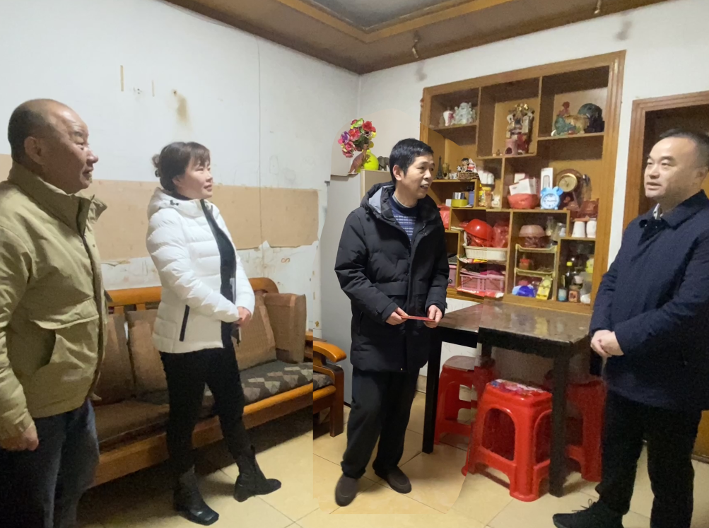 刘磊一行走访慰问CQ9电子_官网物业困难职工